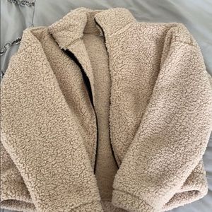 beige full zip puffer sweatshirt (cropped)!